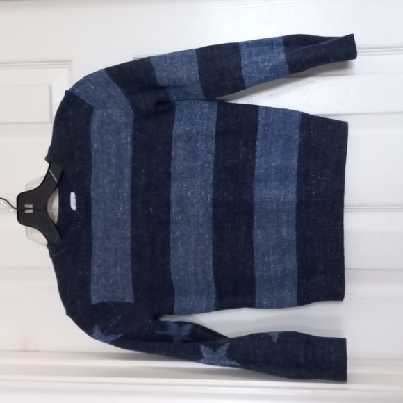 GAP - Picture 3 of 5